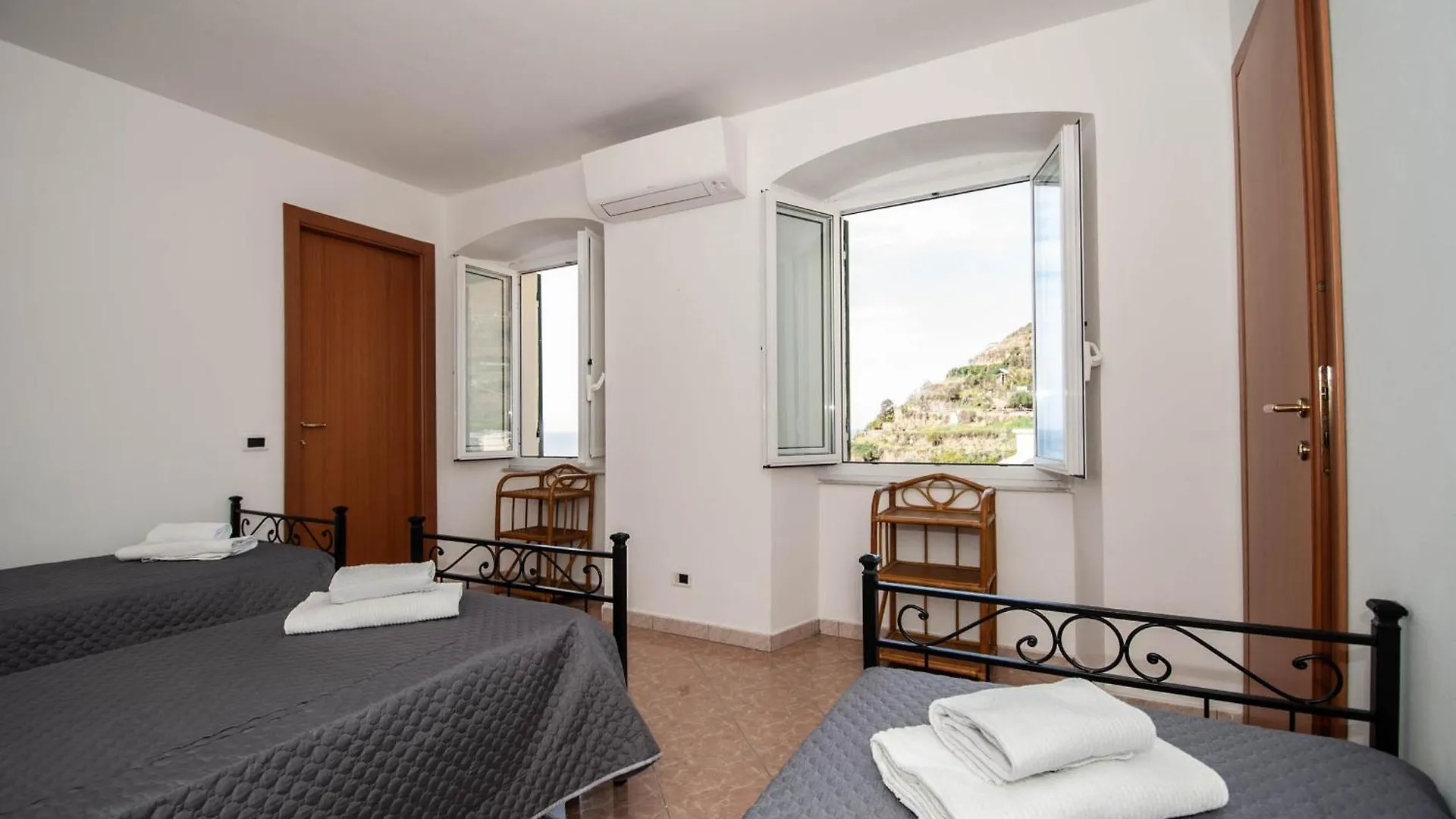 Luxury Seaview Apartments Manarola by Arbaspàa 0*,
