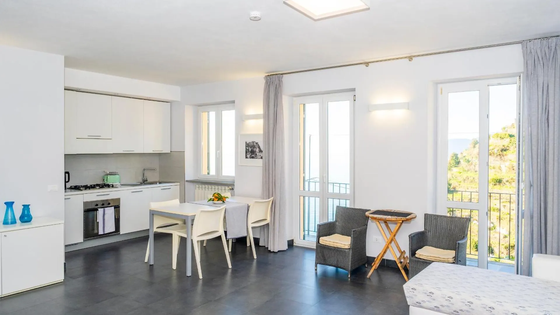 Luxury Seaview Apartments Manarola By Arbaspaa